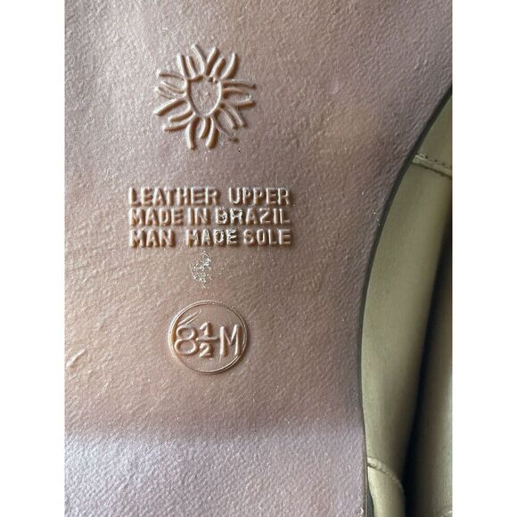 Capezio "Jenny" Gold  Genuine Leather Classic Loafers Flats  For Women Size 8.5 - Picture 9 of 11